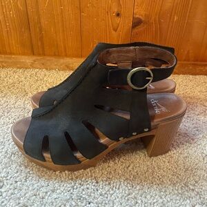 Dansko Nubuck Demetra Women's Black Chunky Heel Caged Sandal Leather Size 39
